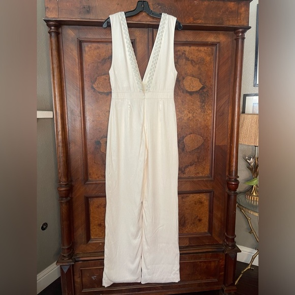 GUC SemSem Silk Cream Sleeveless Jumpsuit - Picture 1 of 7